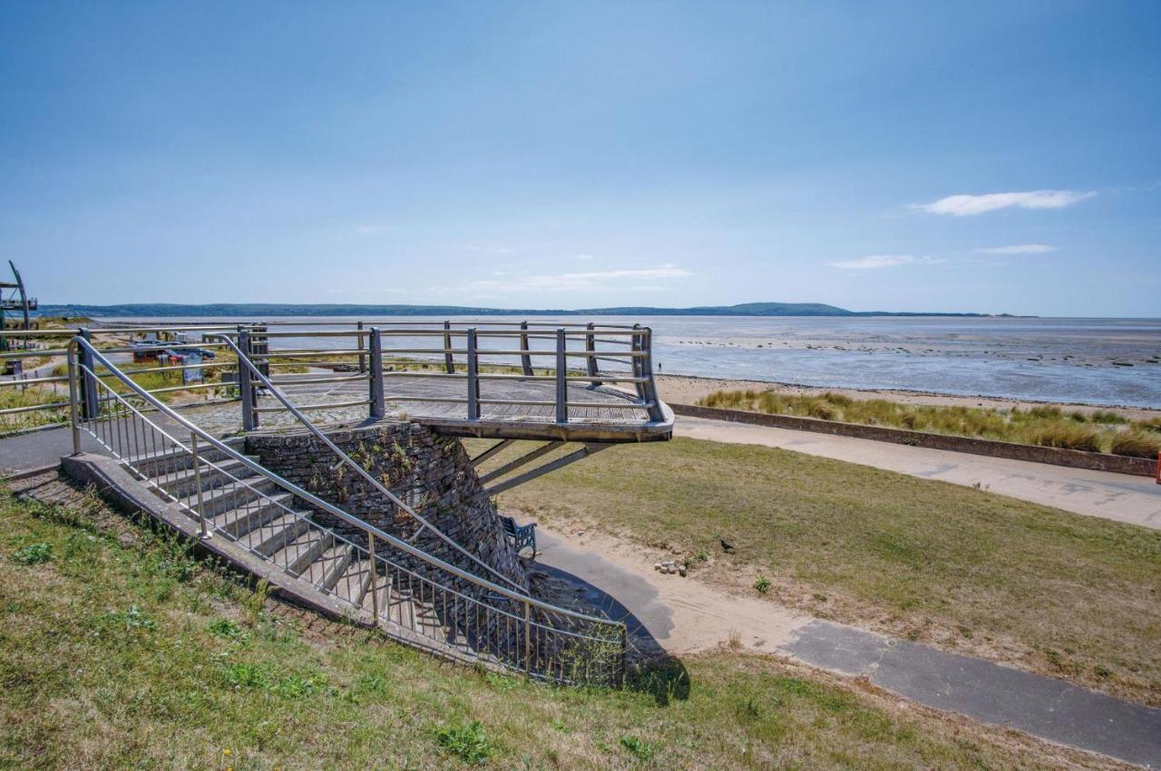 Beach View - 2 Bedroom Apartment - Llanelli Exterior foto